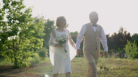 Sweet picture of older couple getting married