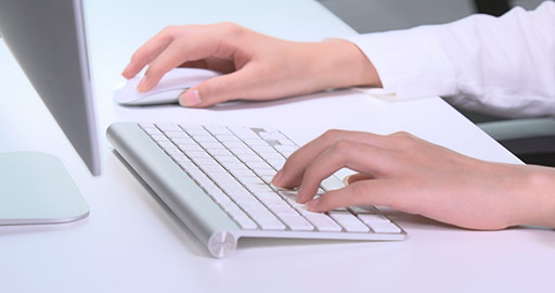 Young Chinese businessman working in office,4K
