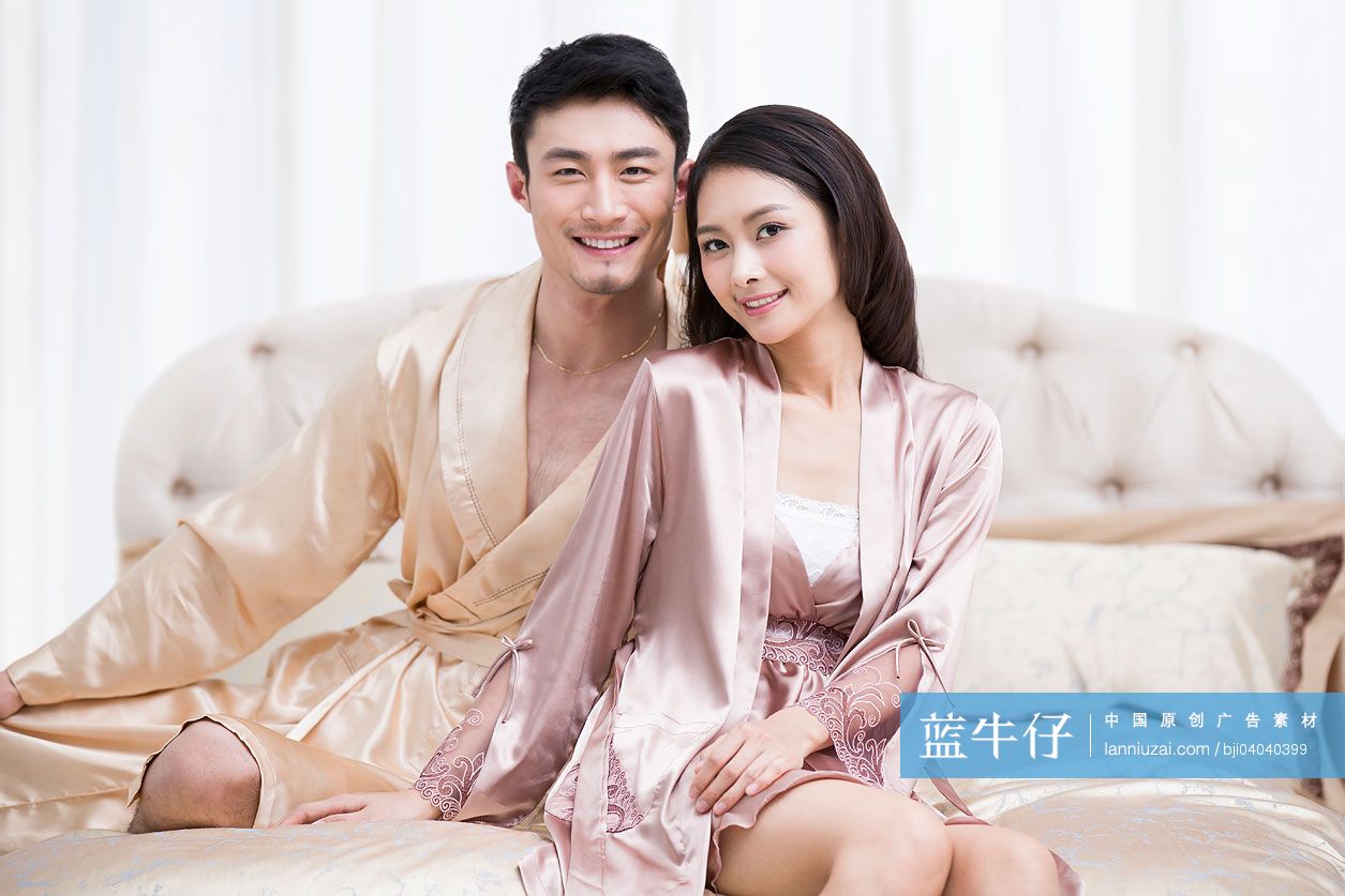 快乐的年轻夫妇