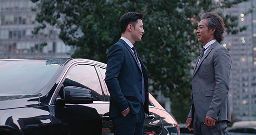 Successful Chinese businessmen talking outdoors,4K