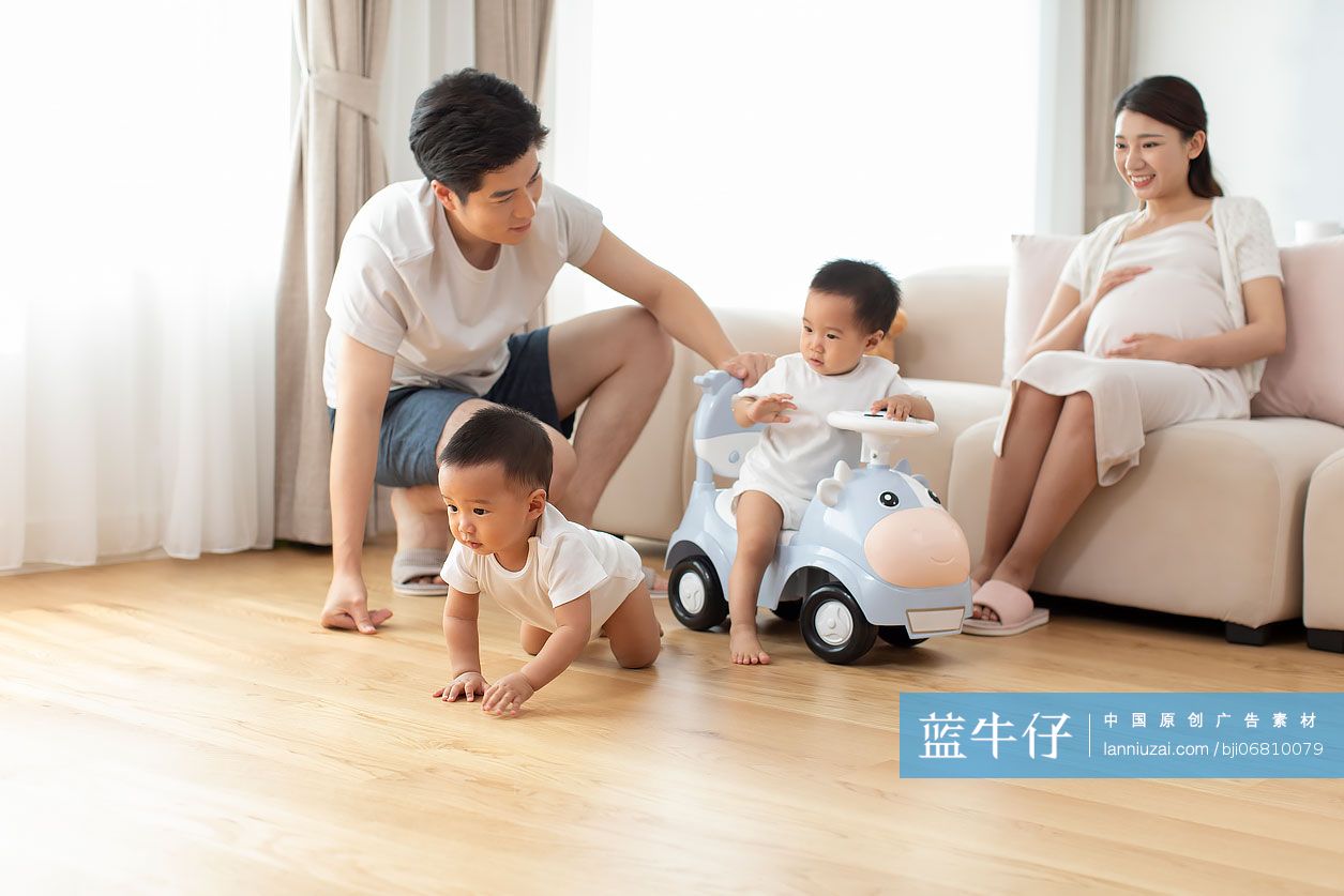 年轻家庭即将迎来三胎宝宝