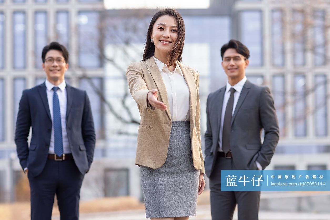 商务女士握手问候