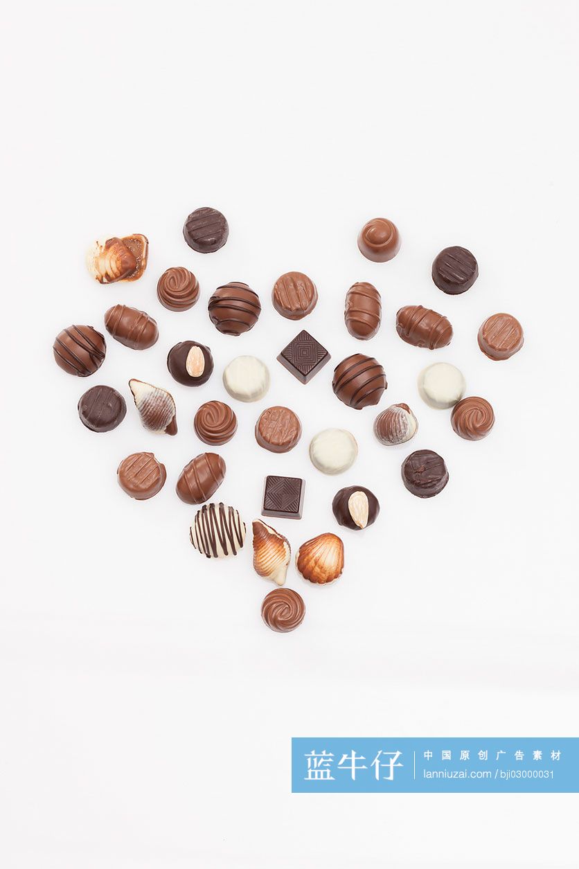 排列成心型的巧克力
