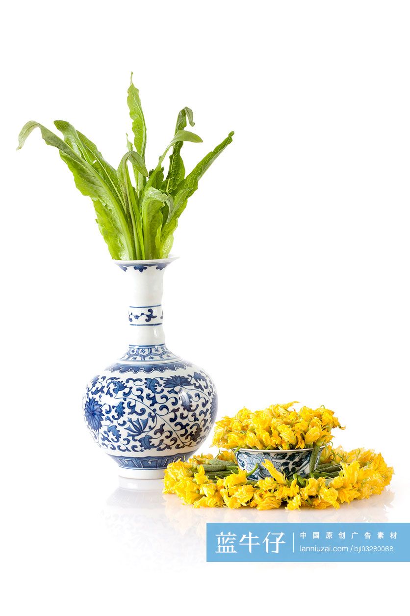 青花瓷与新鲜蔬菜