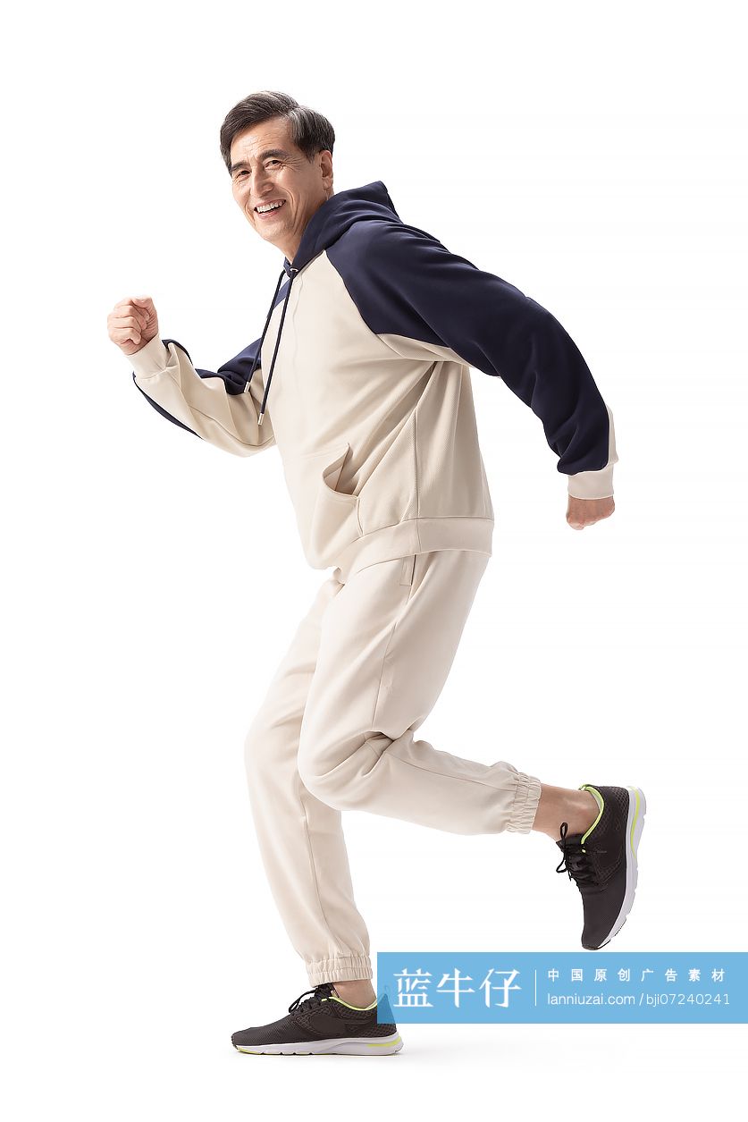 老年男子锻炼身体