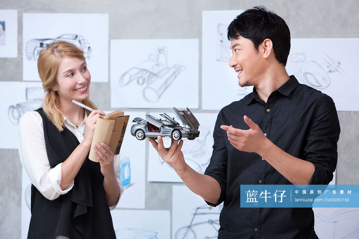 汽车设计师和助手