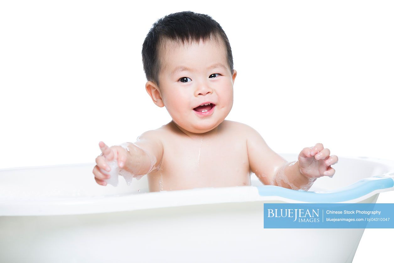 Cute Chinese baby in bathtub