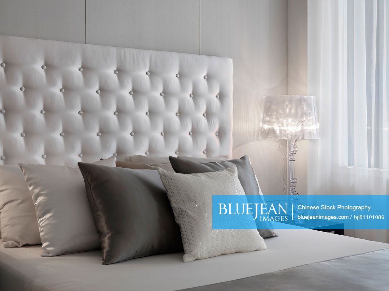 Bedroom with modern decor