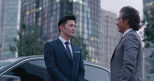 Successful Chinese businessmen talking outdoors,4K
