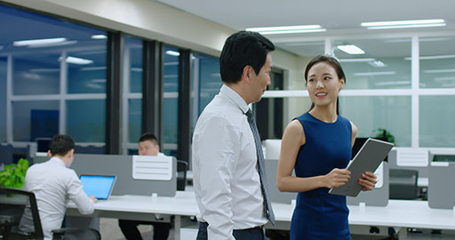 Chinese business people talking in office,4K