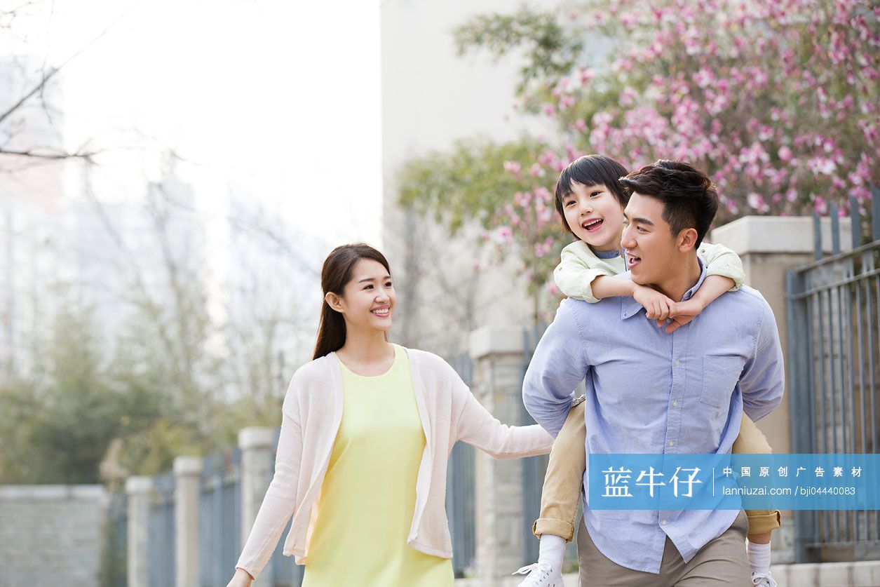 幸福的三口之家