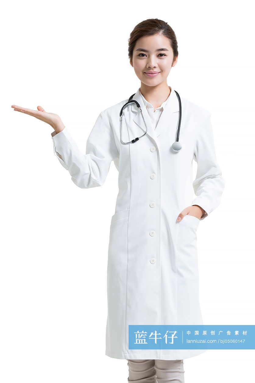 微笑的年轻女医生肖像