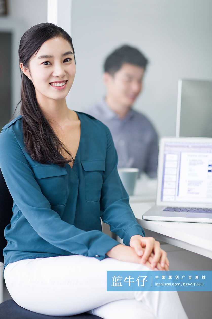 年轻商务女士肖像