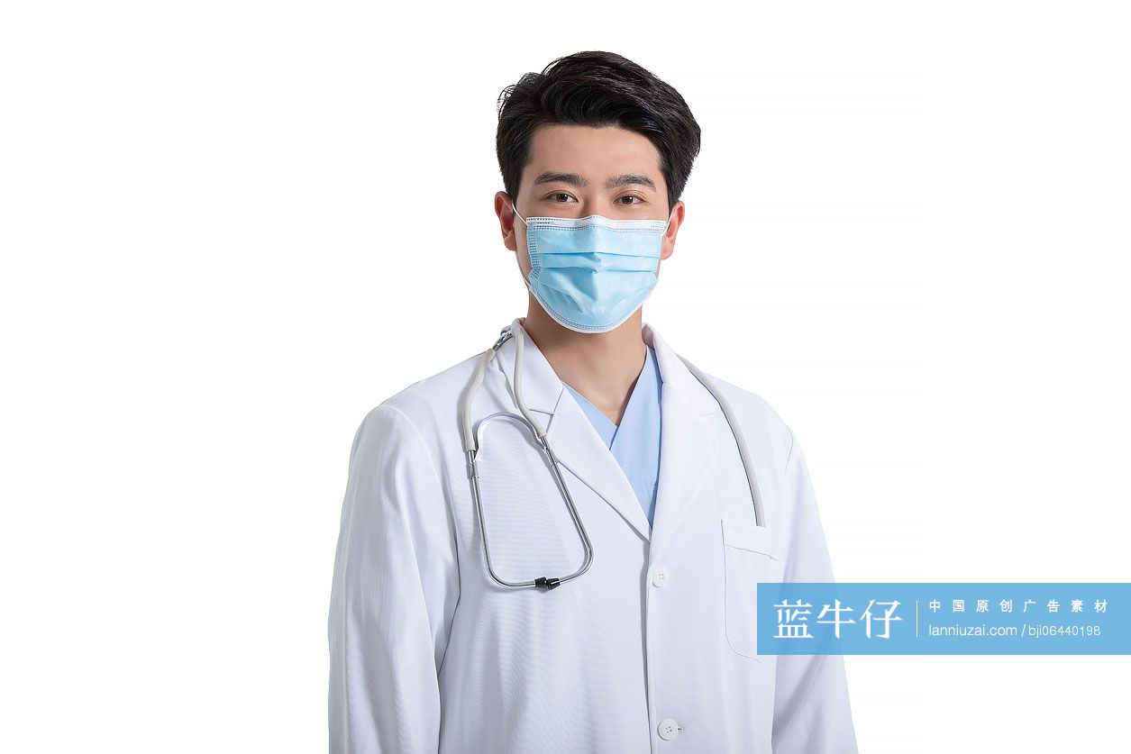 年轻医生戴医用口罩