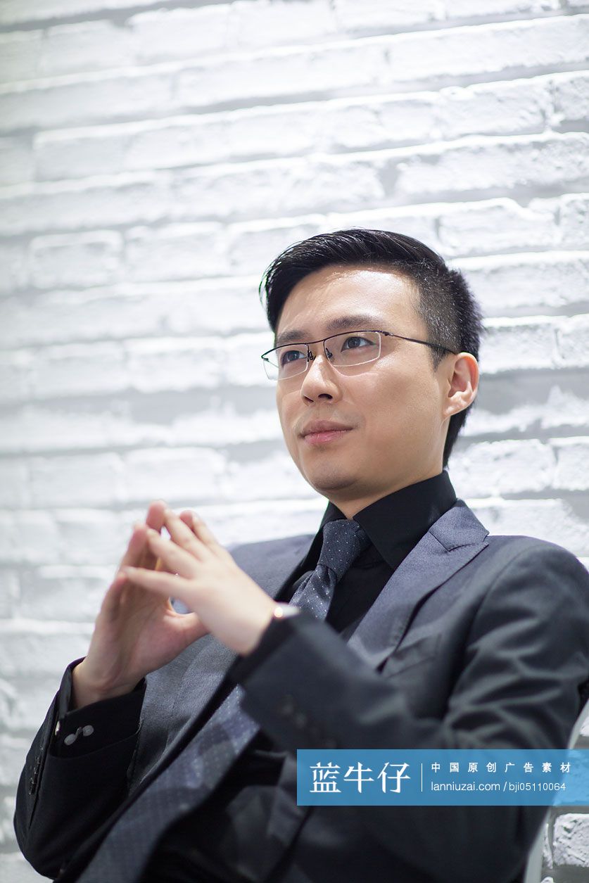 成熟商务男士思考