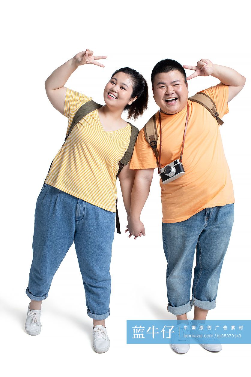 年轻情侣旅游度假