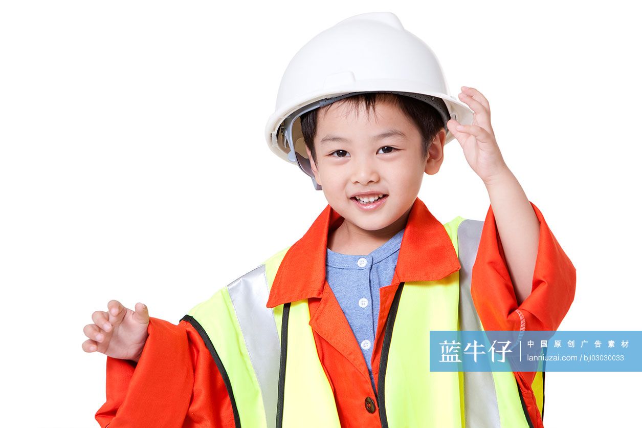 小男孩扮演工程师