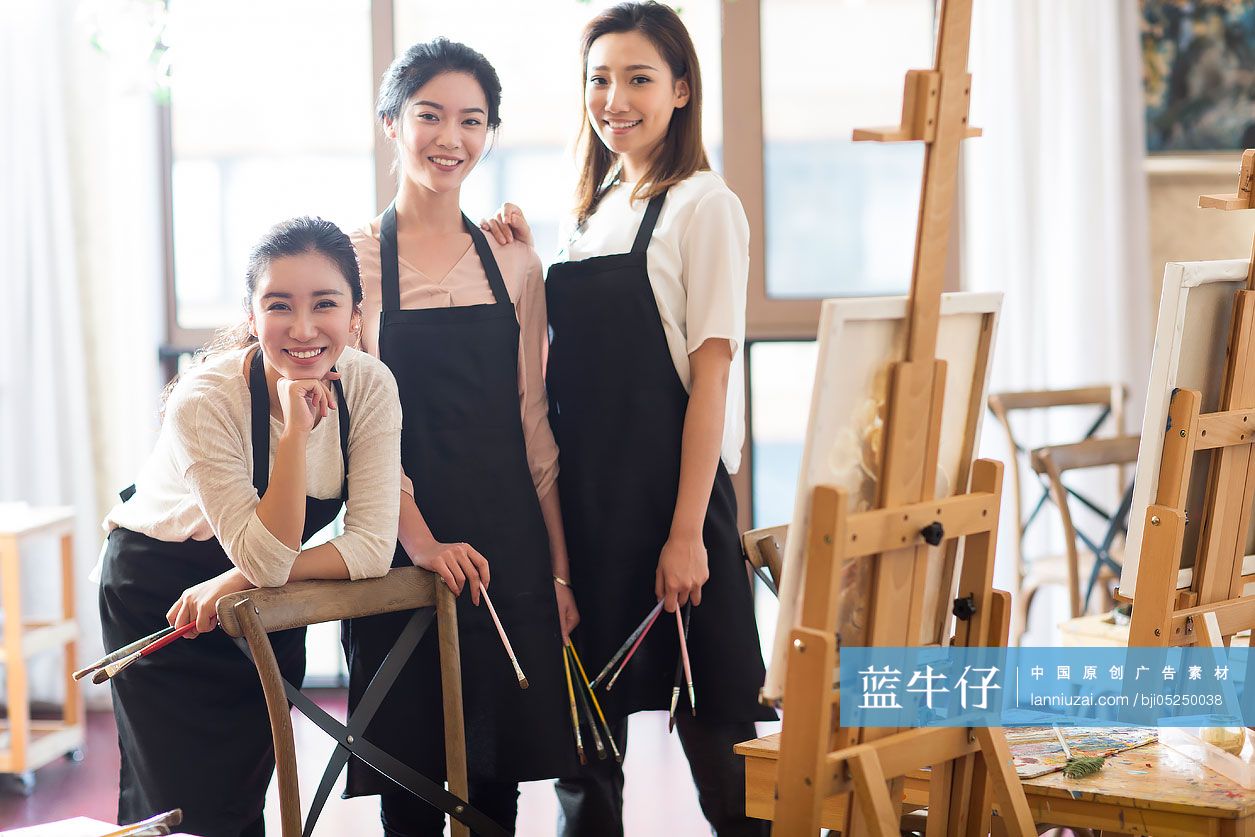 闺蜜在画室画画