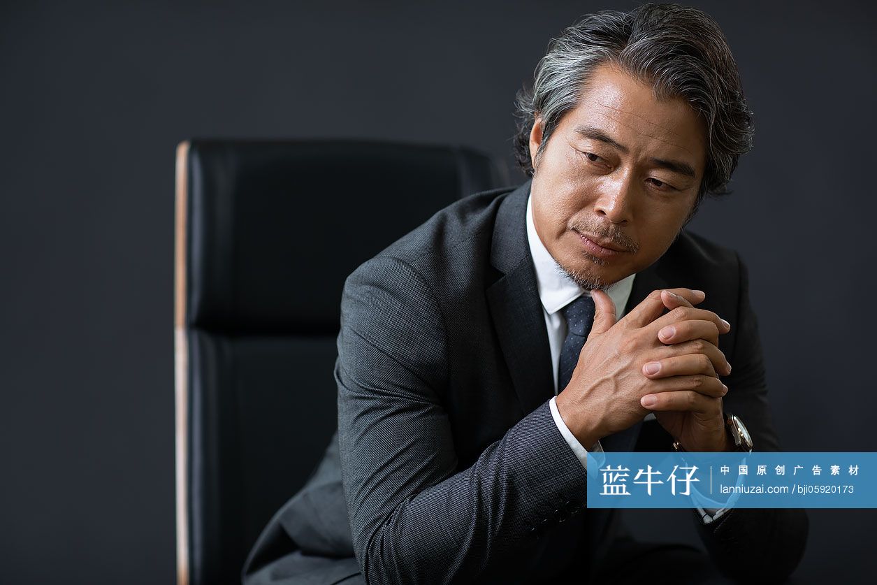 自信的商务男士