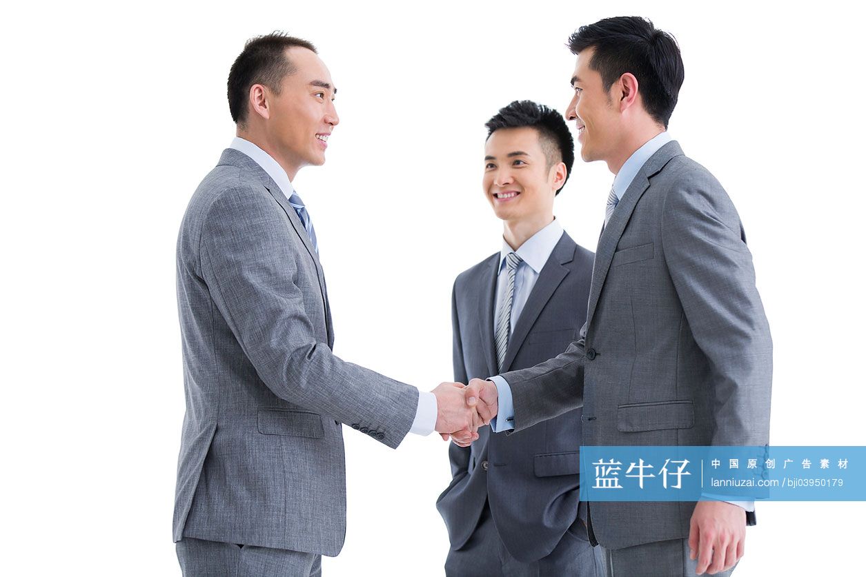 商务人士握手合作