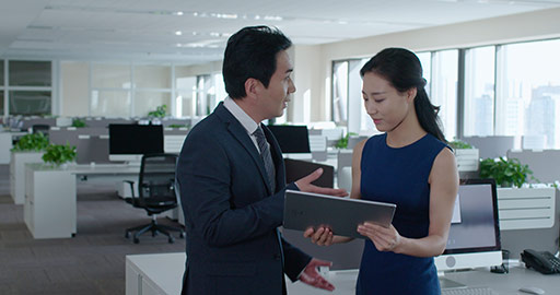 Mature Chinese businessman scolding businesswoman,4K