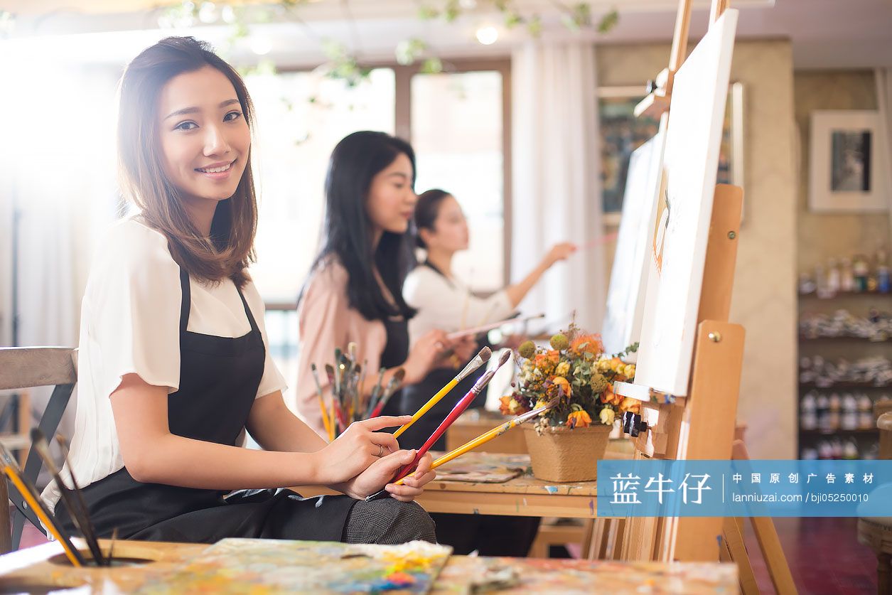 闺蜜在画室画画