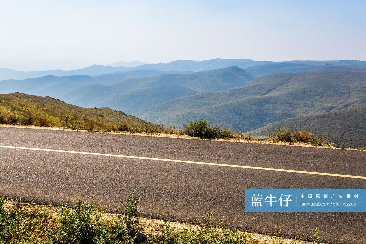 河北草原天路风光