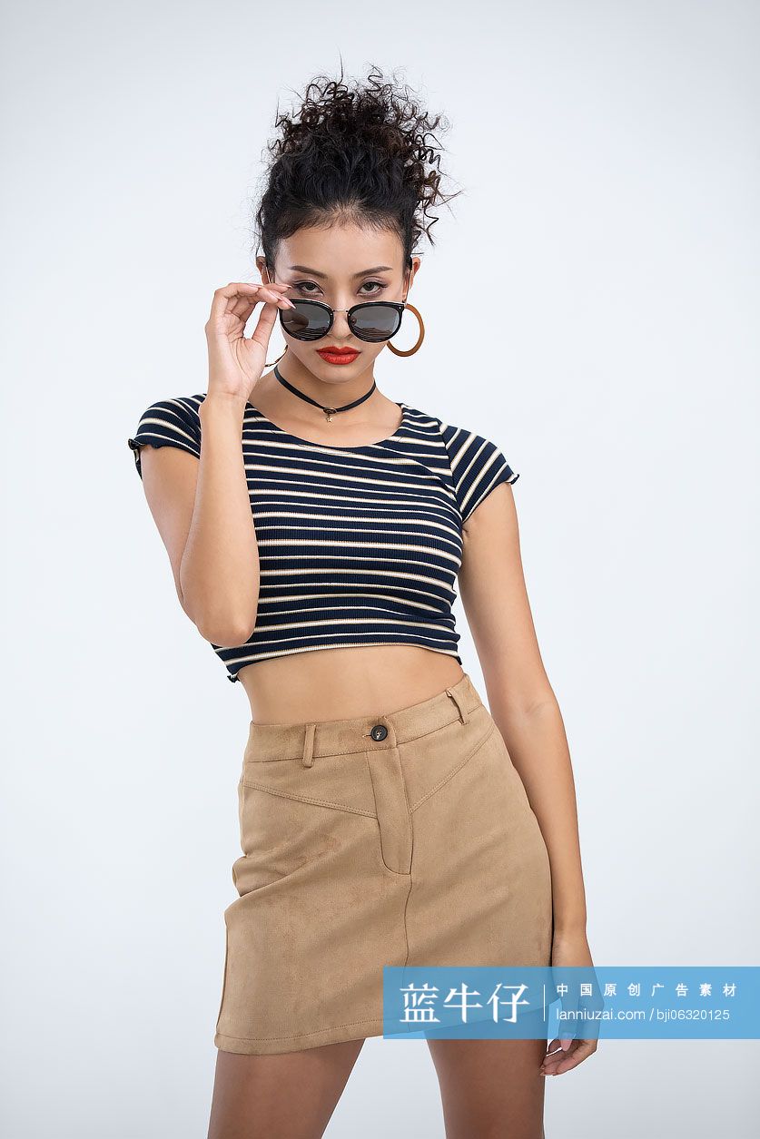 年轻时尚的女孩