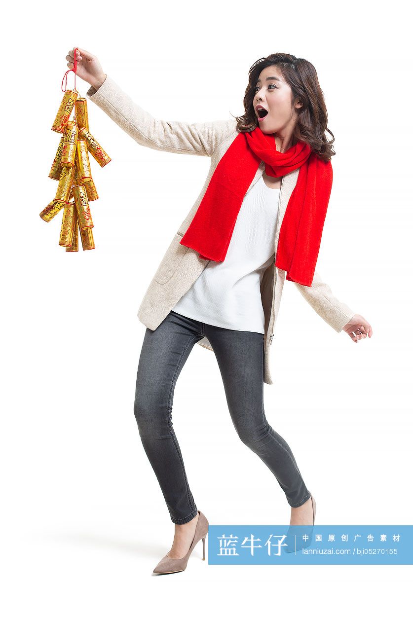 年轻女士庆祝新年