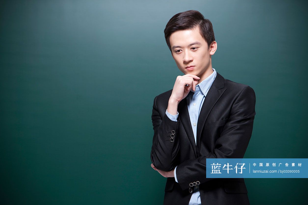 沉思的男教师