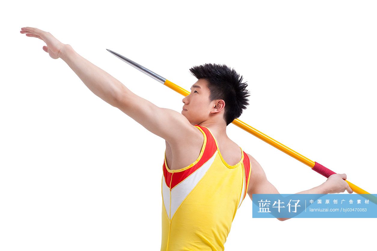 运动员投掷标枪