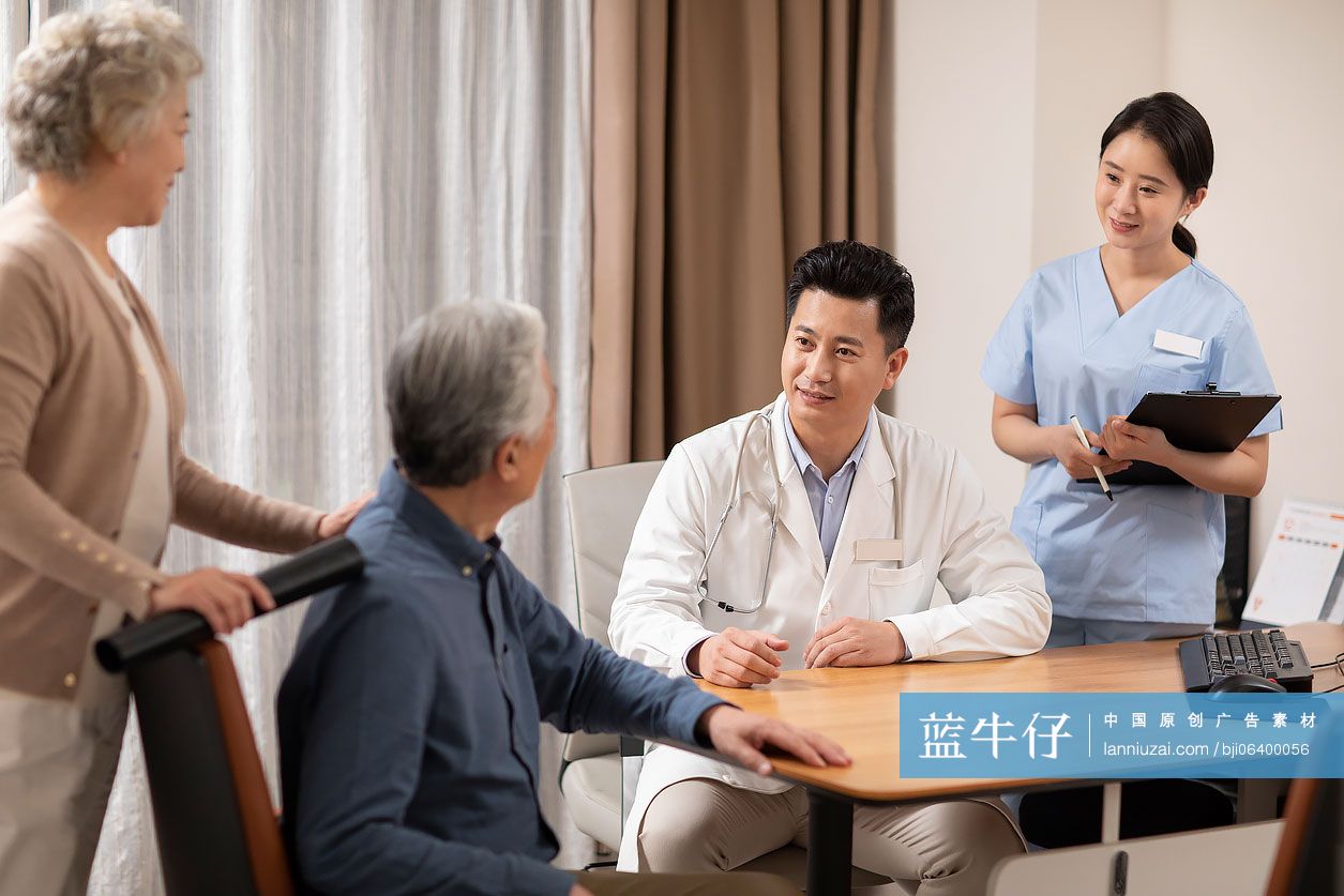 医生和患者谈话