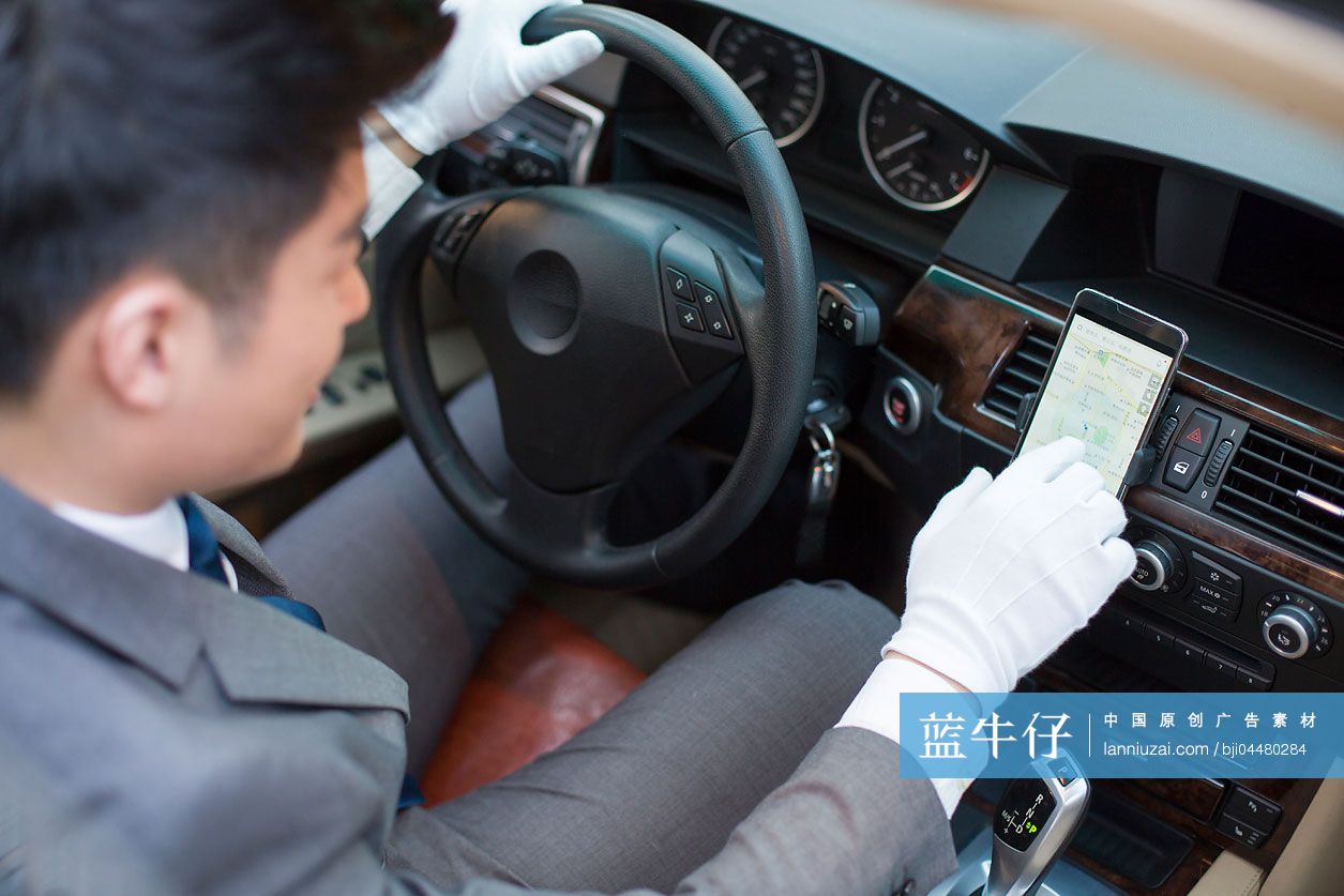 专车司机使用手机地图导航