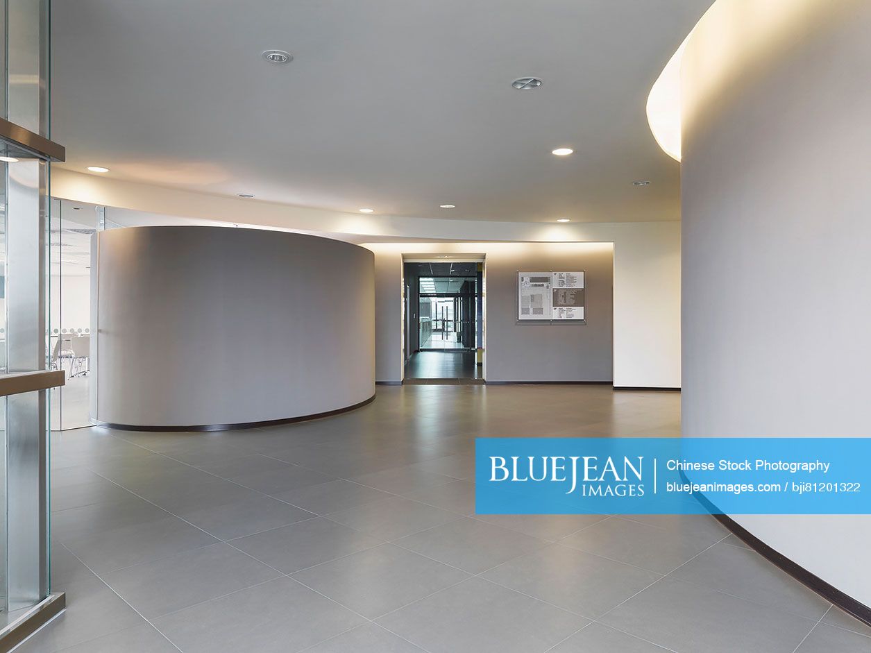 Spacious foyer in an office