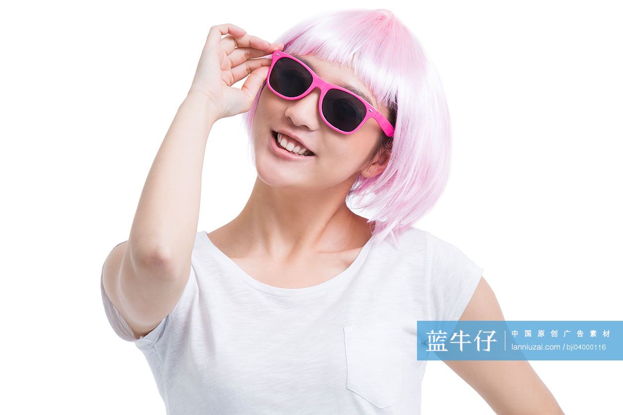 时尚的年轻女子