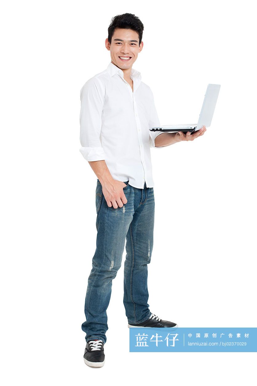 青年男子和笔记本电脑