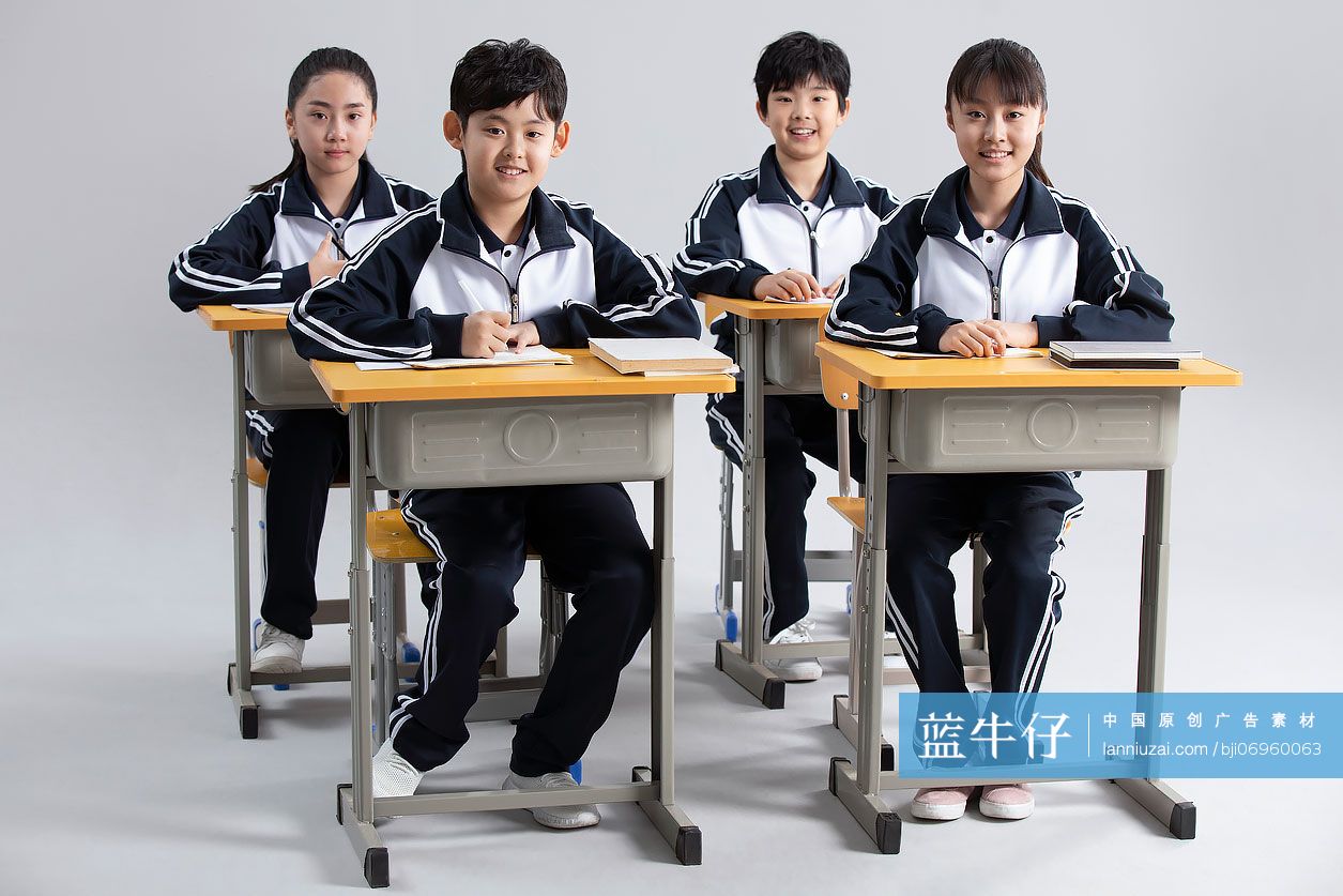 学生在教室上课