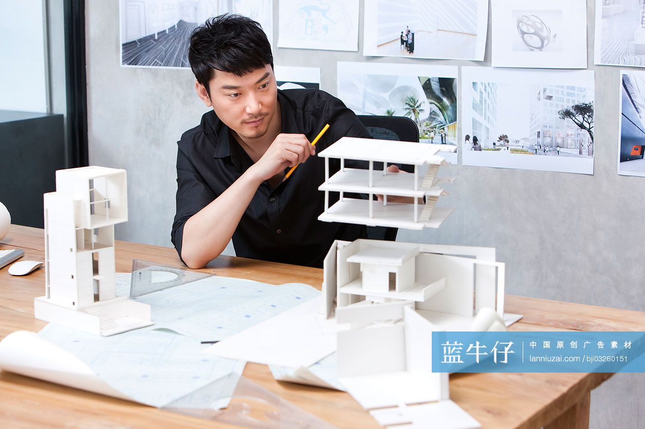 建筑设计师和建筑模型