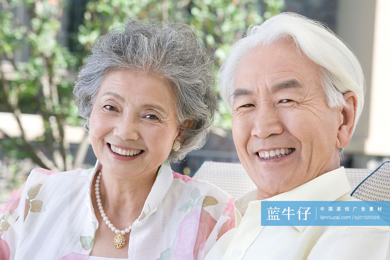 东方老年夫妇肖像-蓝牛仔影像-中国原创广告影像素材