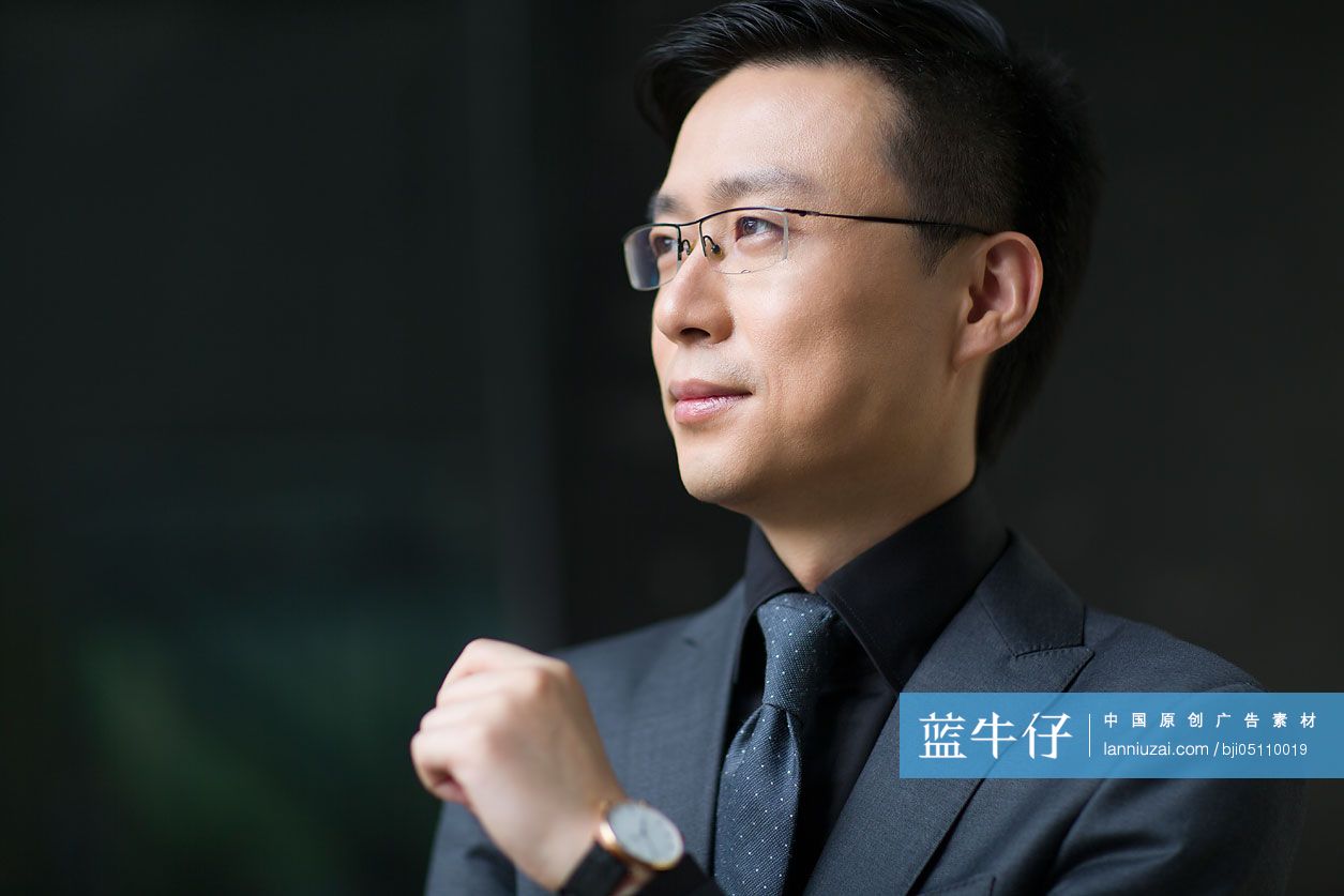 成熟商务男士思考