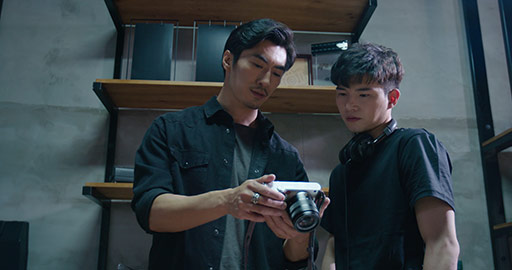 Chinese photographers working in studio,4K