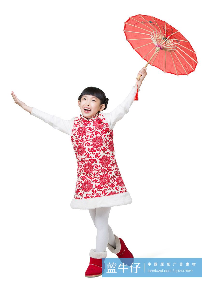 快乐的小女孩撑着一把油纸伞