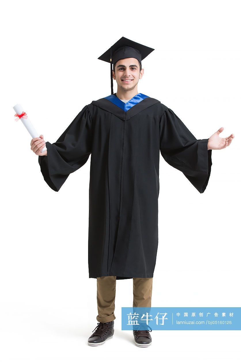 穿着学士服的大学生肖像