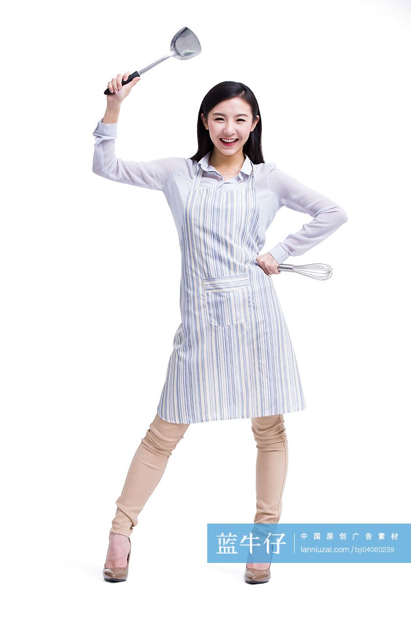 年轻女孩下厨