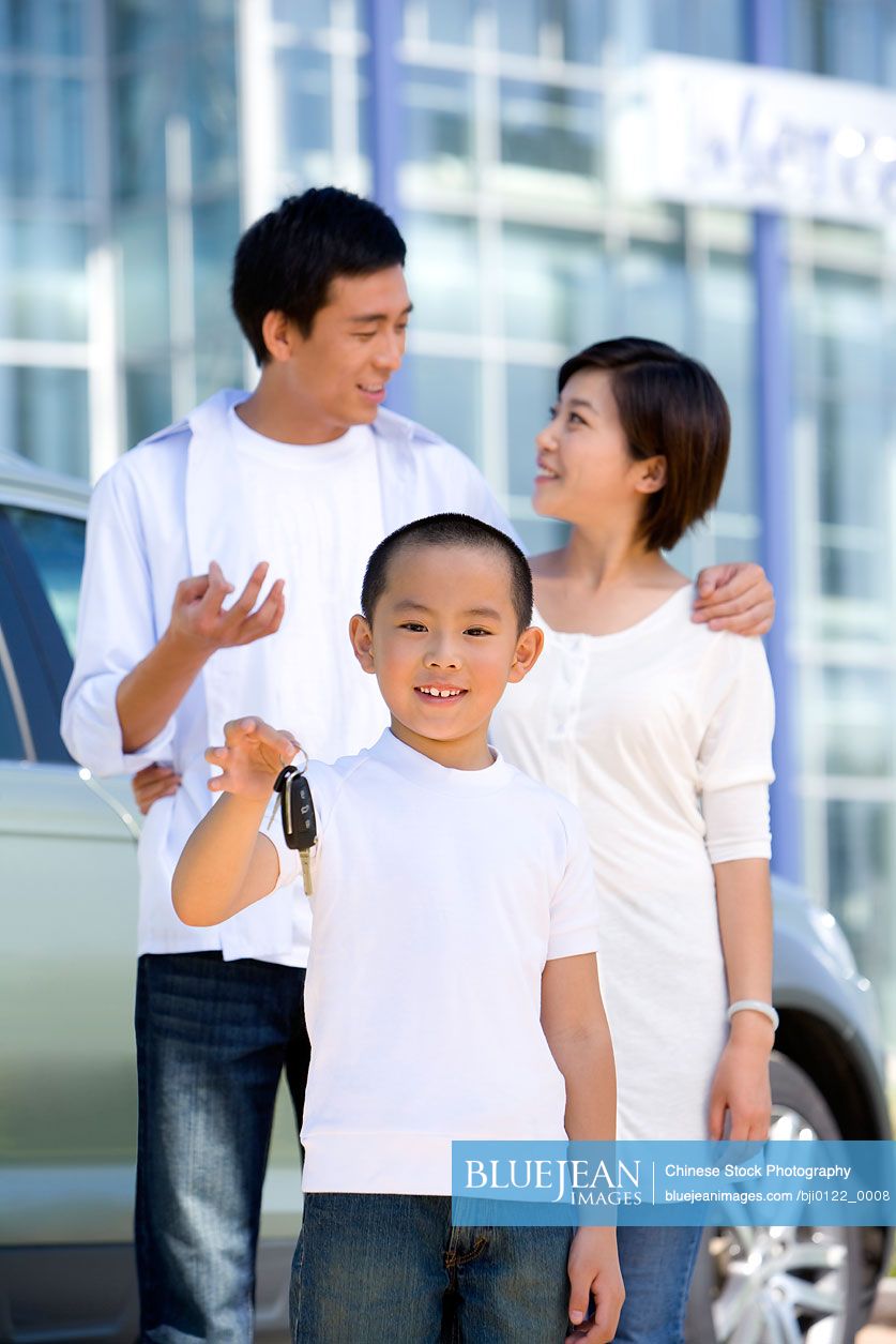 Chinese family buy a car