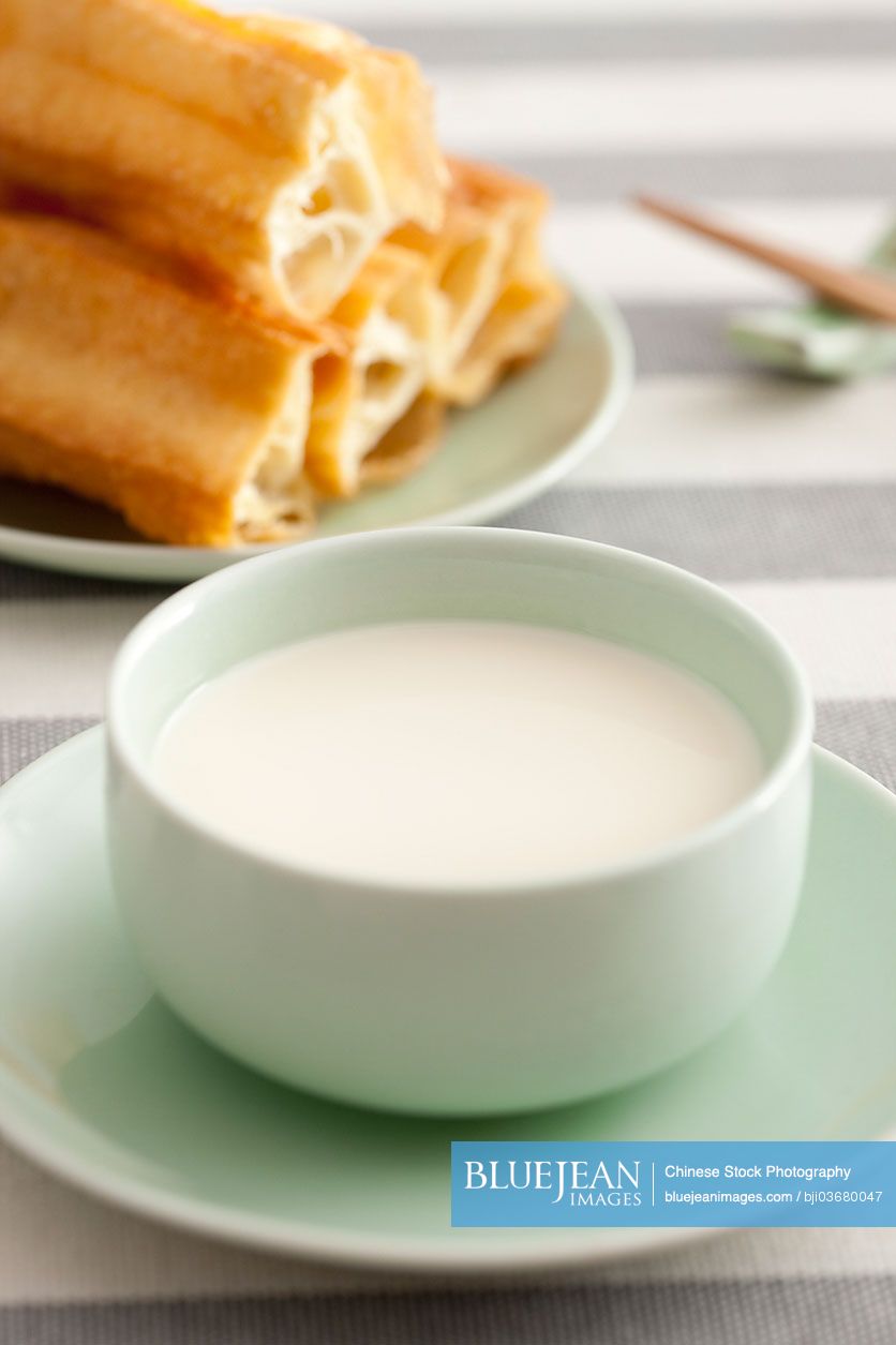 Soybean milk and fried sticks