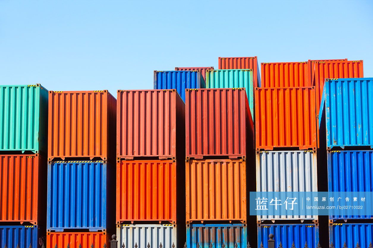 码头上的集装箱