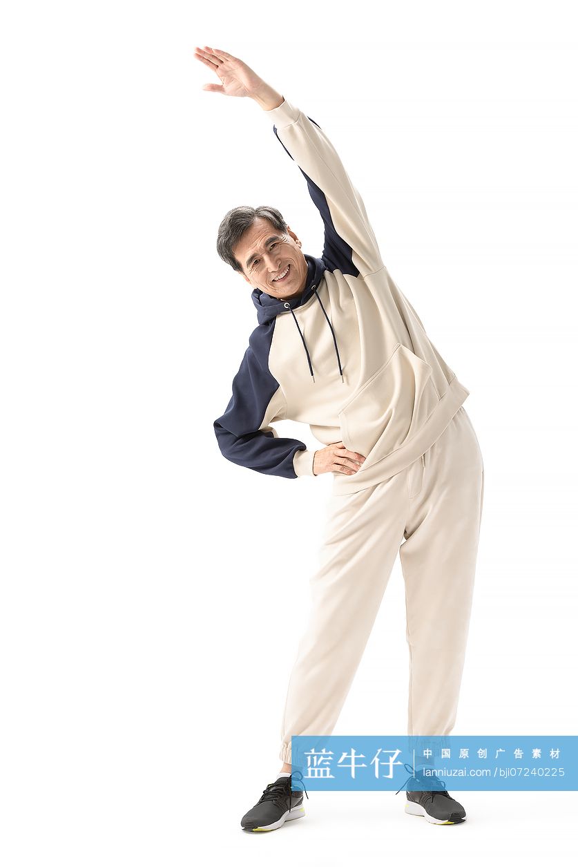 老年男子锻炼身体