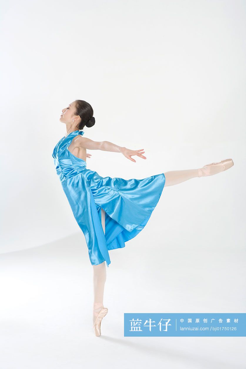蓝衣独舞