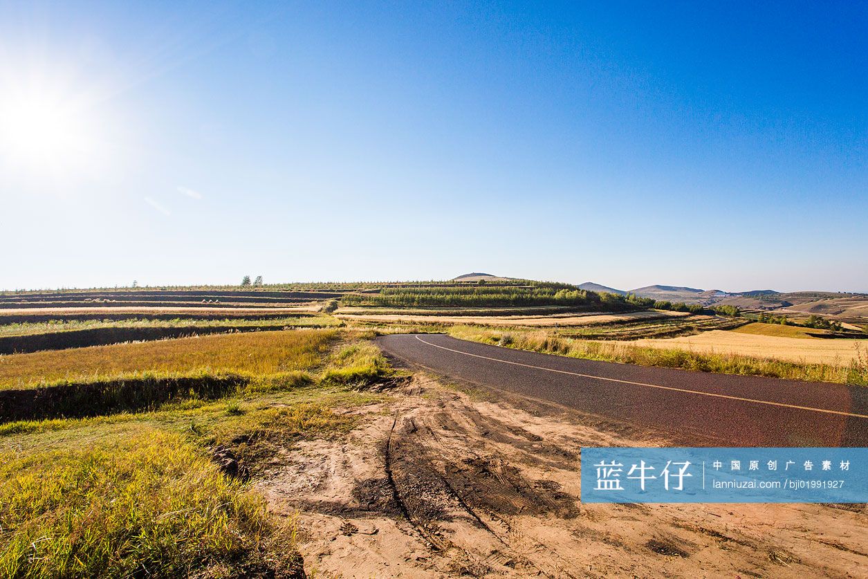 河北草原天路风光